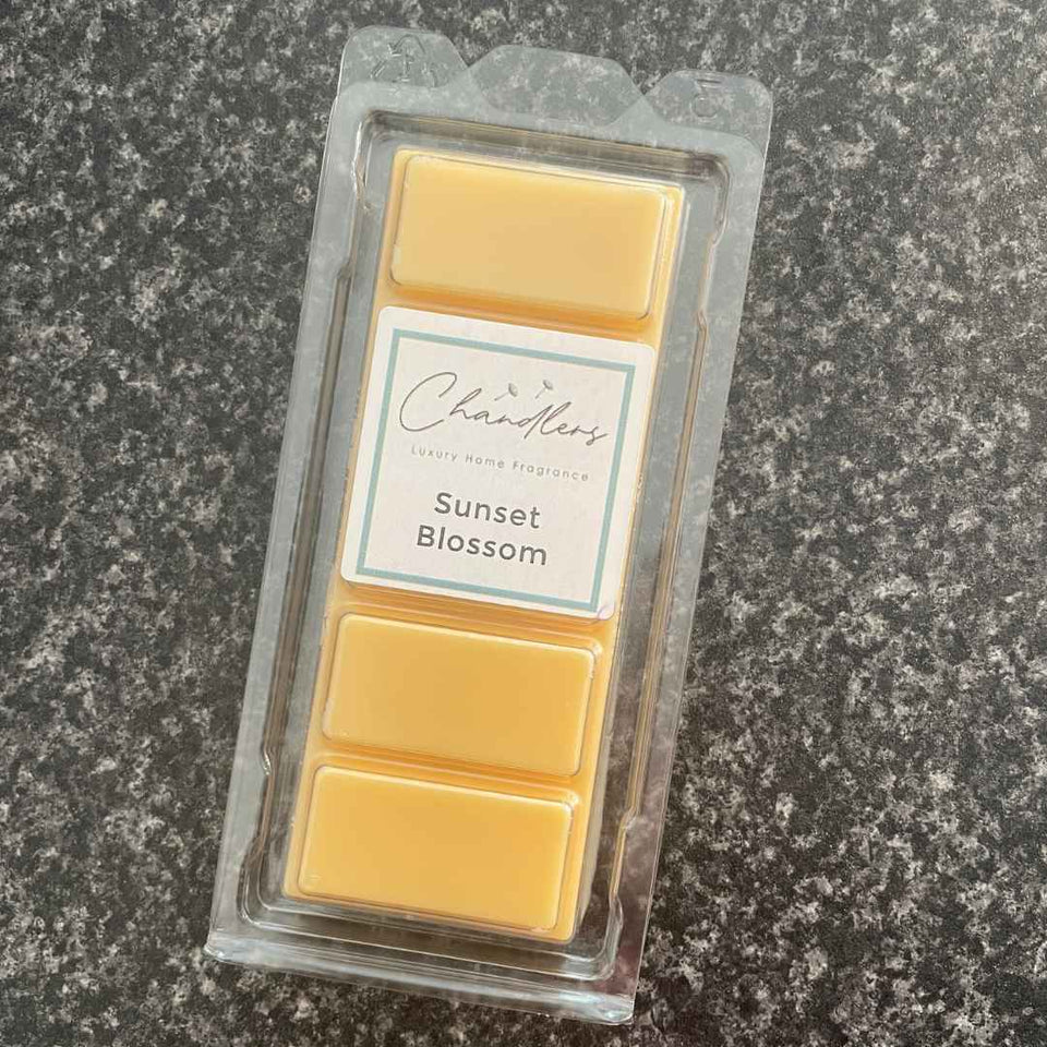 Sunset Blossom wax melt snapbar by Chandlers with green leaf, summer fruits, florals, musk and vanilla fragrance